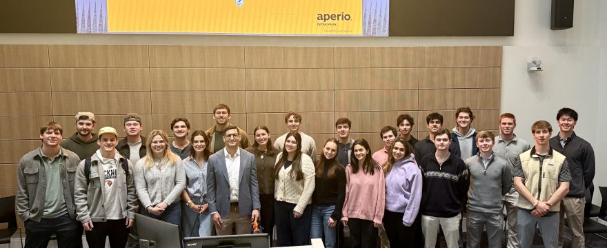 Alumnus Dan Greenberg visits the SMIF class